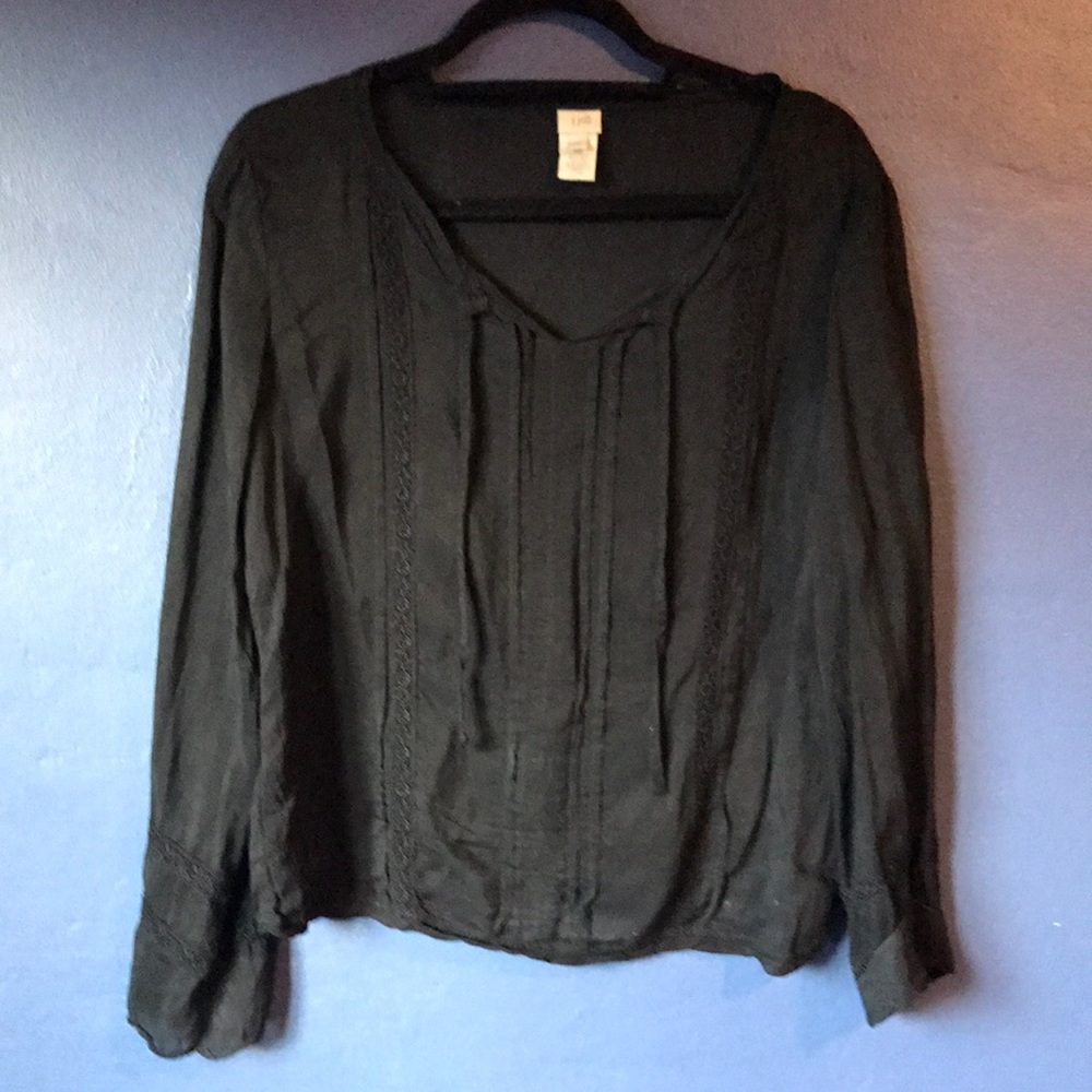 Jjill sheet black boho top.